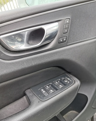 Volvo XC 60 cena 41900 przebieg: 20000, rok produkcji 2019 z Warszawa małe 254